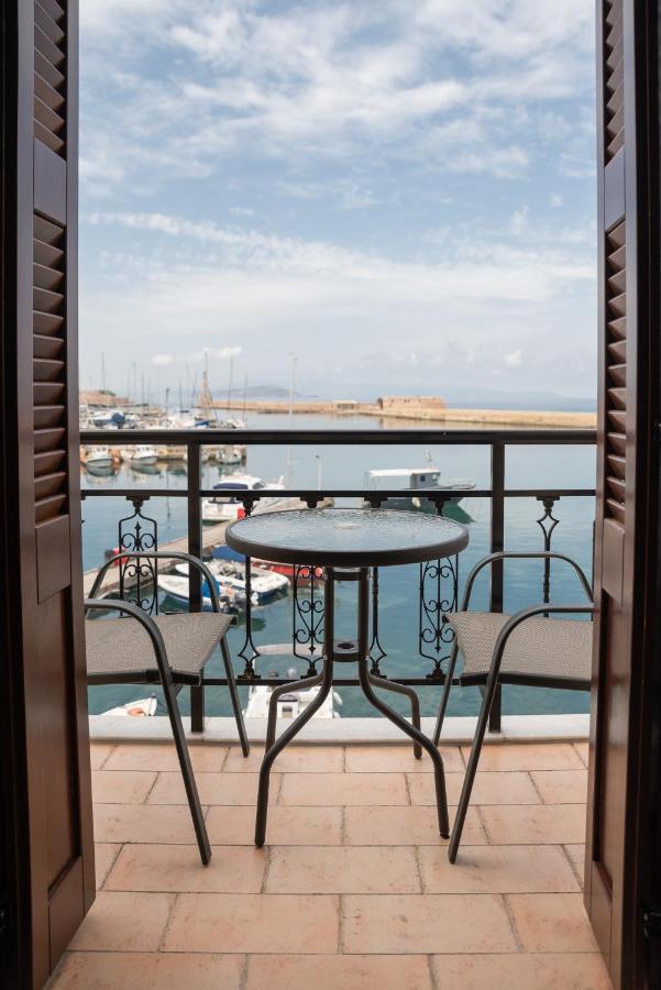 Destino Home Overlooking The Venetian Port Of Chania Χανιά Εξωτερικό φωτογραφία
