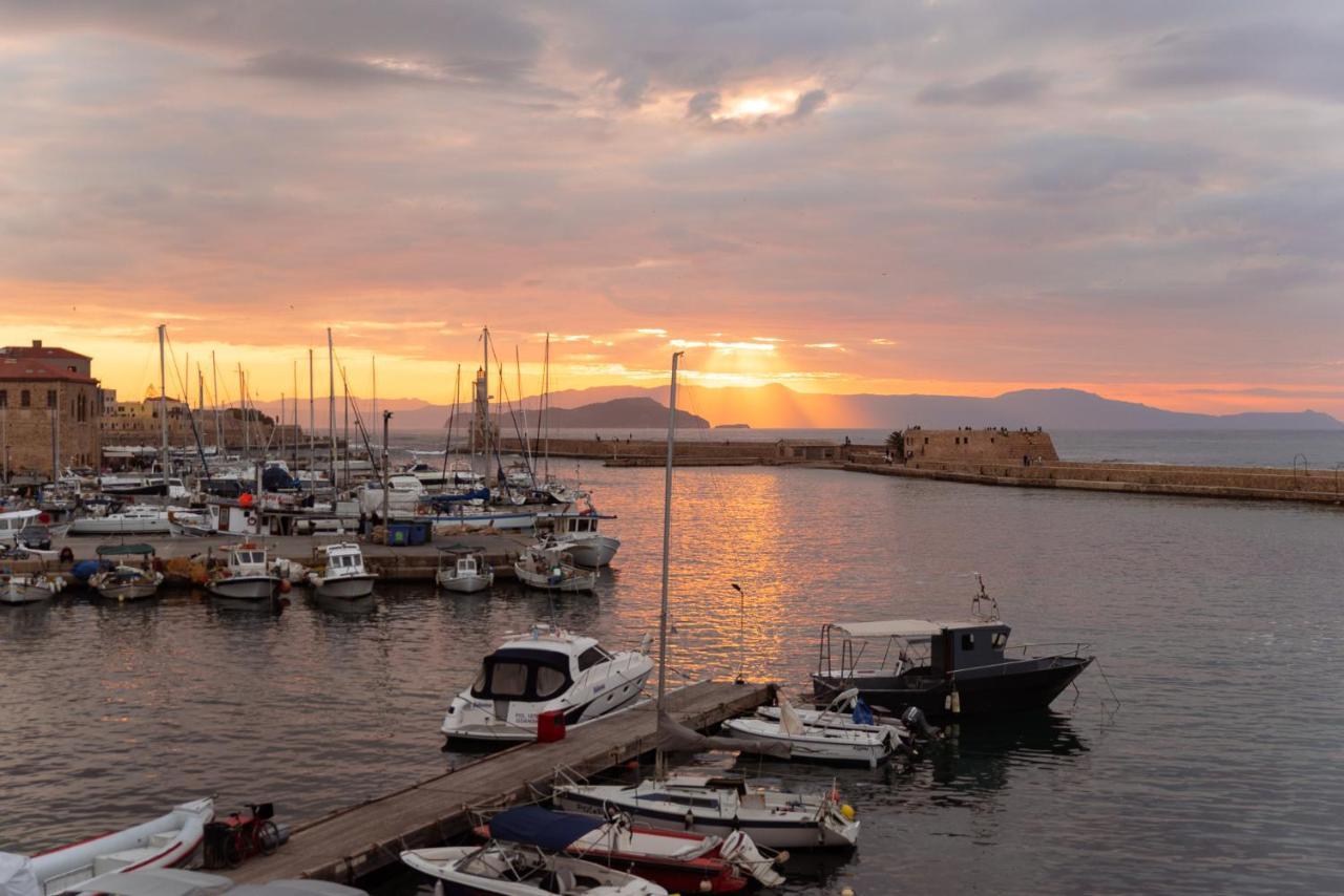 Destino Home Overlooking The Venetian Port Of Chania Χανιά Εξωτερικό φωτογραφία