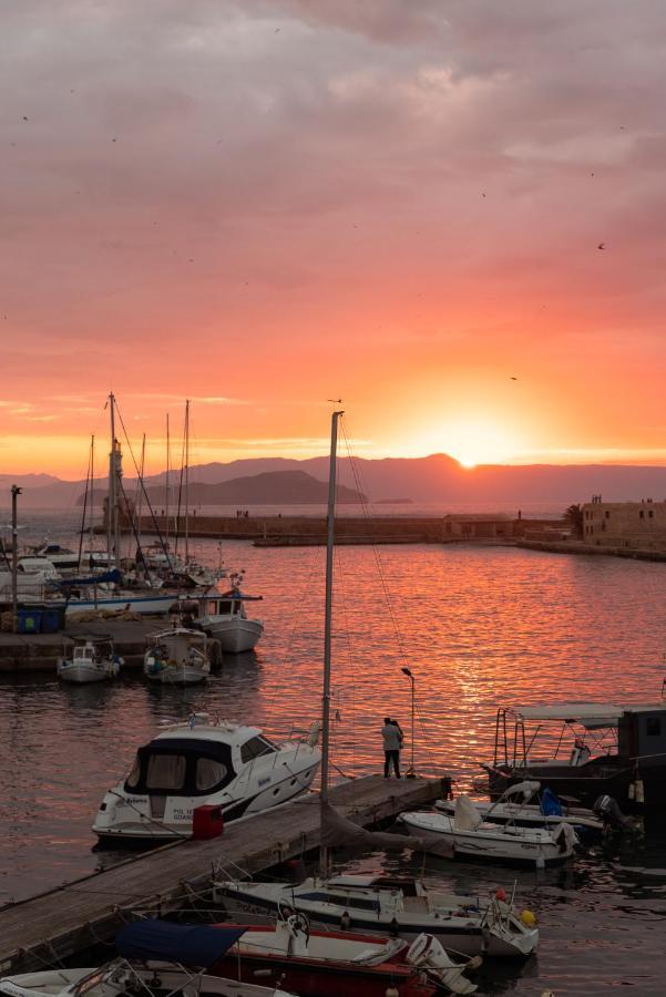 Destino Home Overlooking The Venetian Port Of Chania Χανιά Εξωτερικό φωτογραφία
