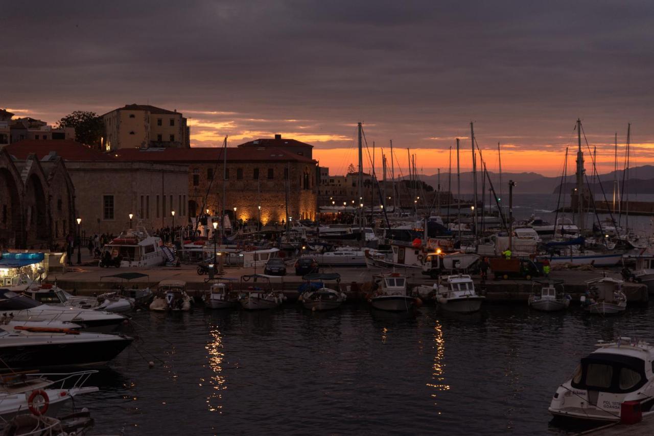 Destino Home Overlooking The Venetian Port Of Chania Χανιά Εξωτερικό φωτογραφία