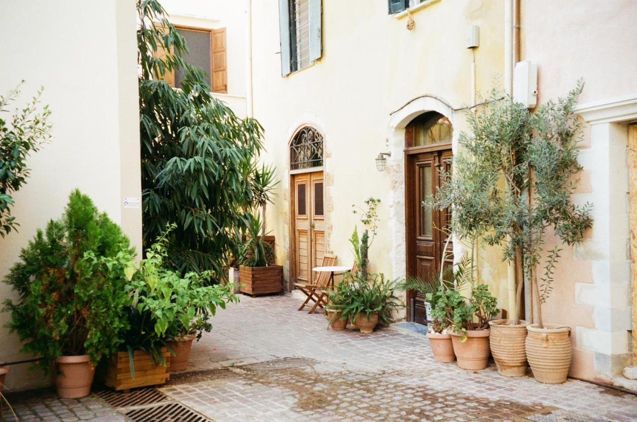 Destino Home Overlooking The Venetian Port Of Chania Χανιά Εξωτερικό φωτογραφία