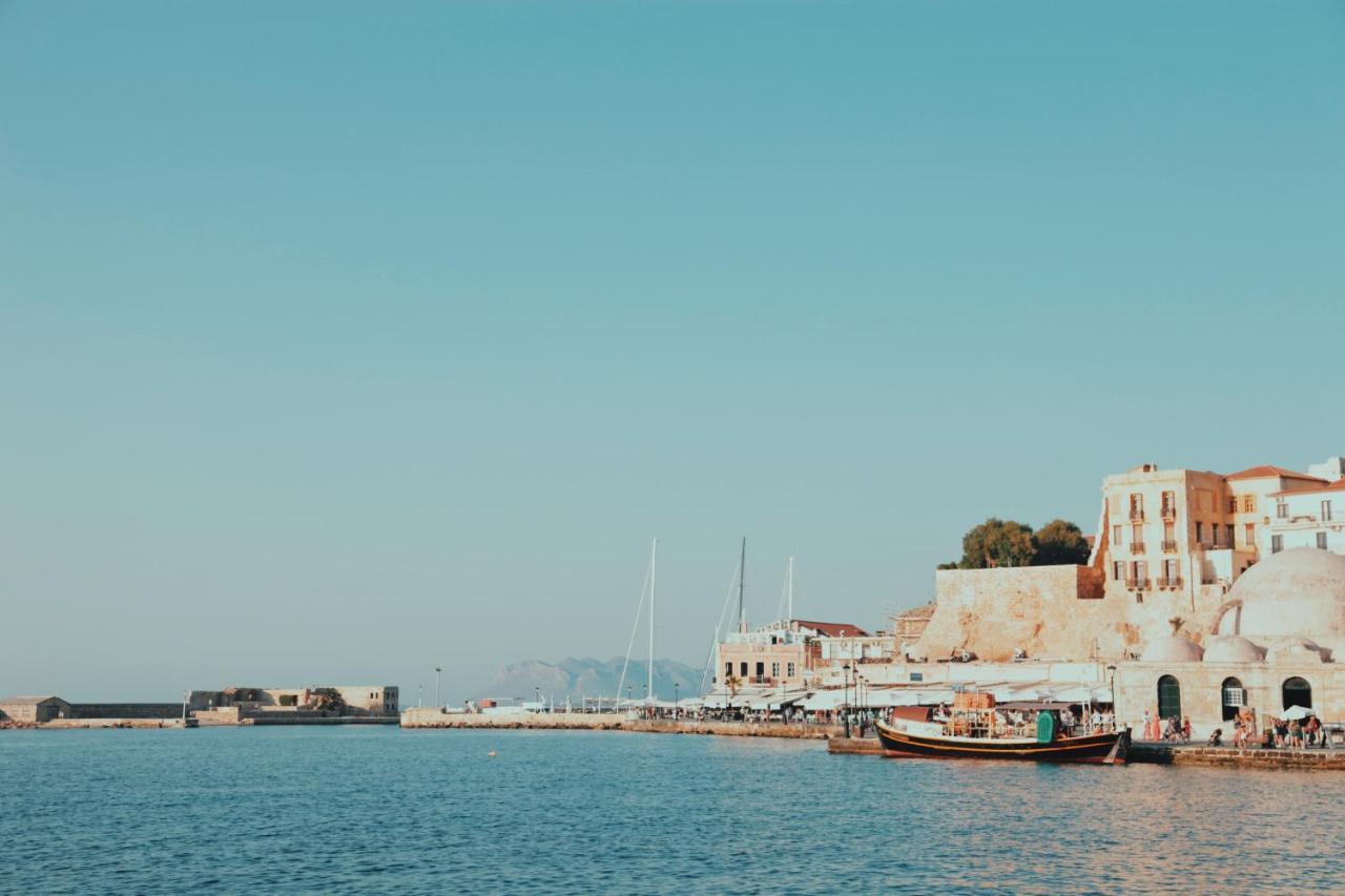 Destino Home Overlooking The Venetian Port Of Chania Χανιά Εξωτερικό φωτογραφία